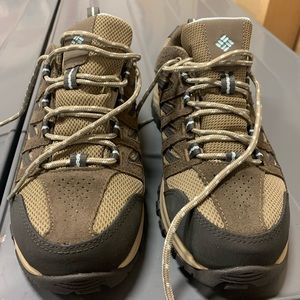 Columbia crestwood waterproof shoes